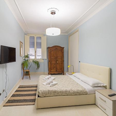 Spacious Three Bedroom Apartment On The Arno Firenze Esterno foto