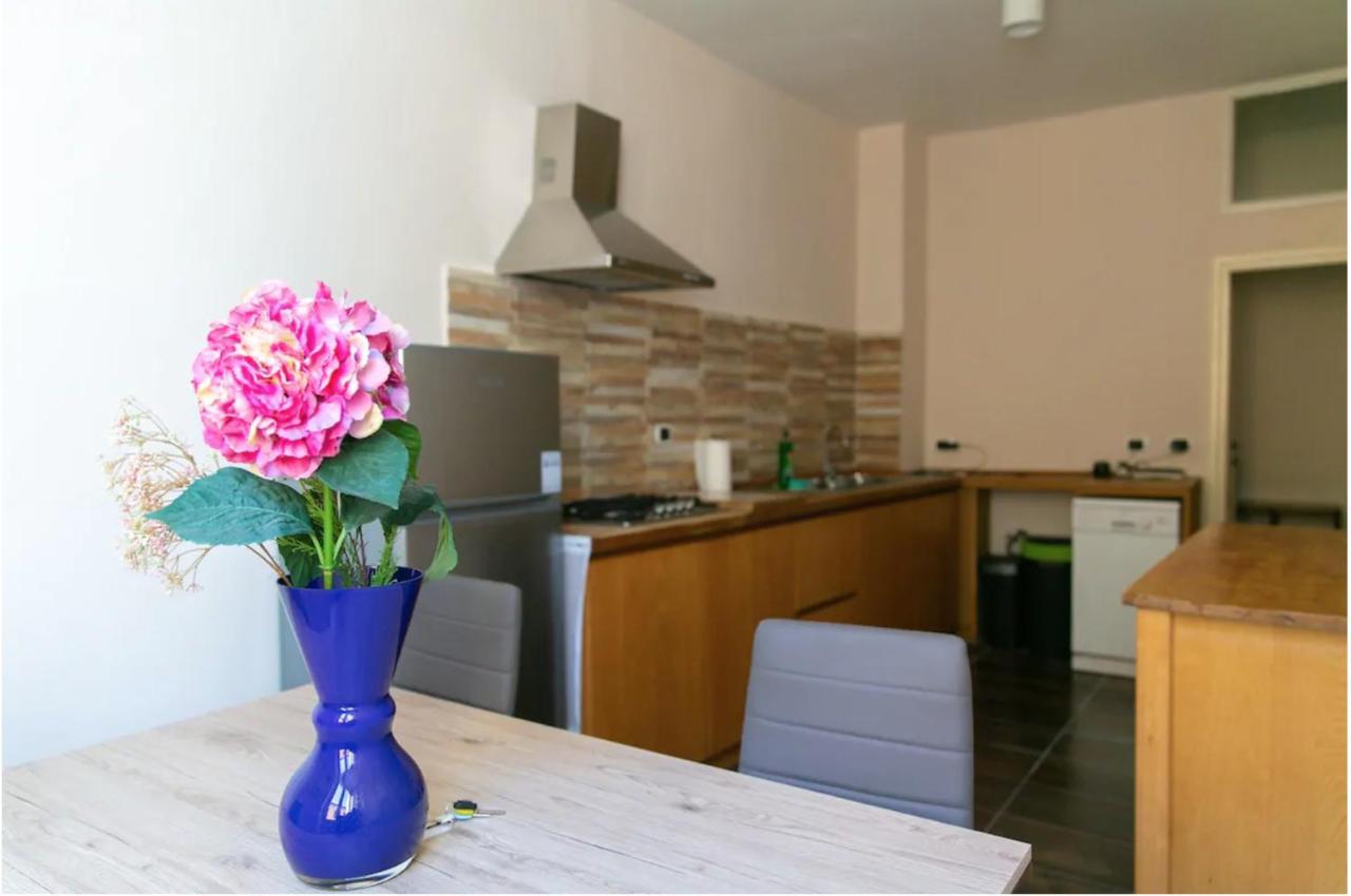 Spacious Three Bedroom Apartment On The Arno Firenze Esterno foto